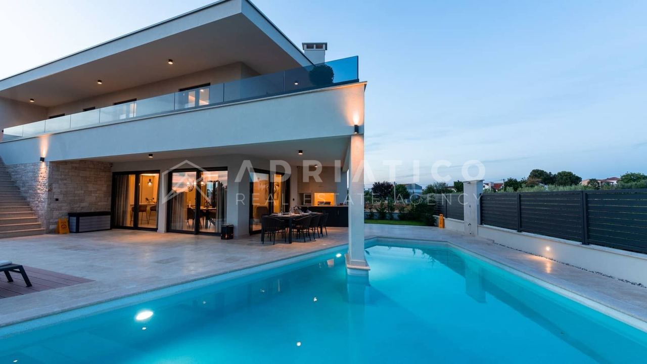 Kuća u Poreču, 220m², 3 sobe, slika 2