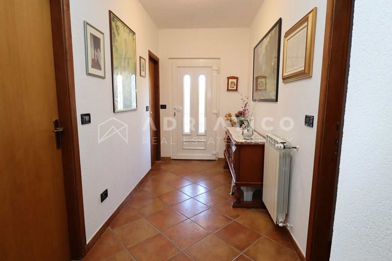 Casa u Rovignu, 400m², 7 soba, slika 4
