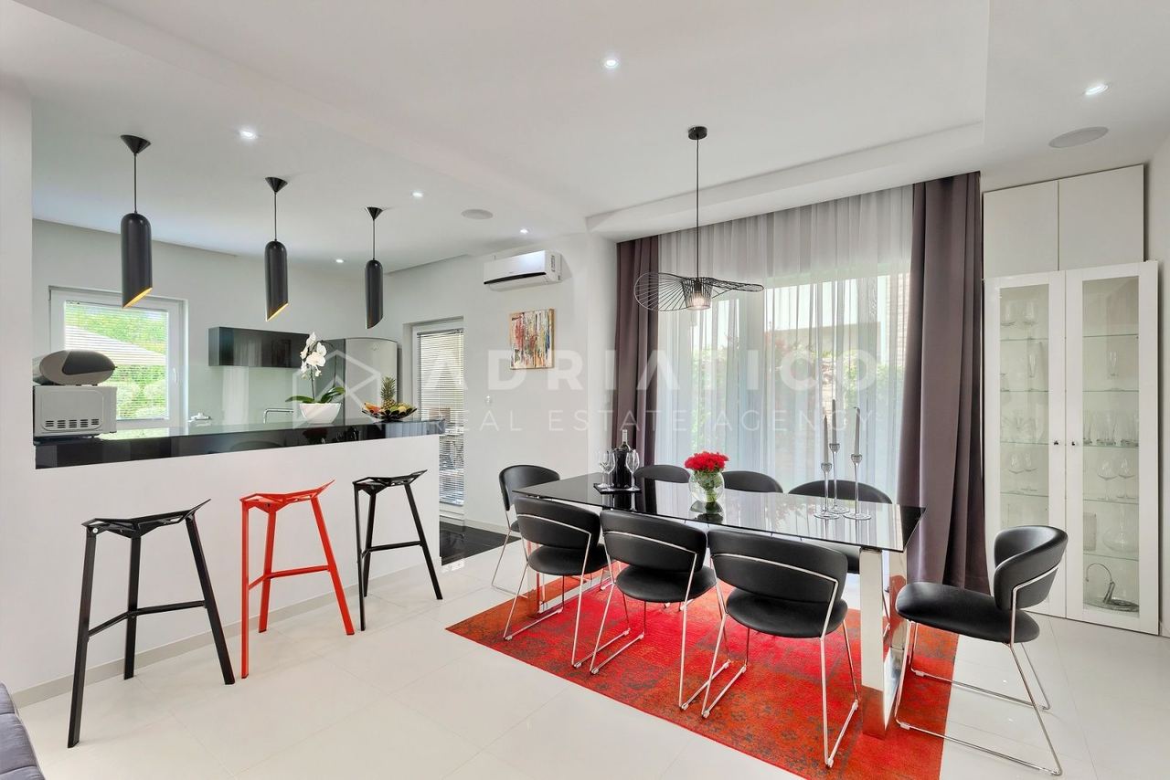 Haus u Rovinju, 204m², 3 sobe, slika 3