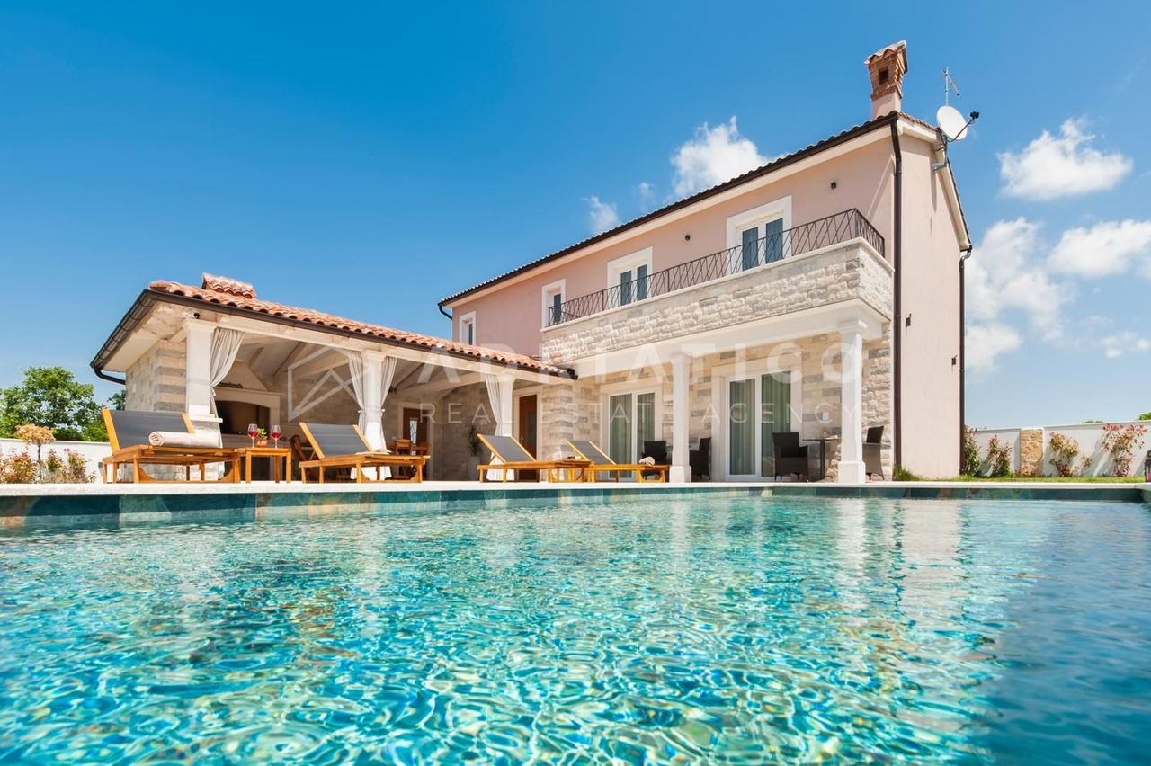 Casa u Žminju, 197m², 4 sobe