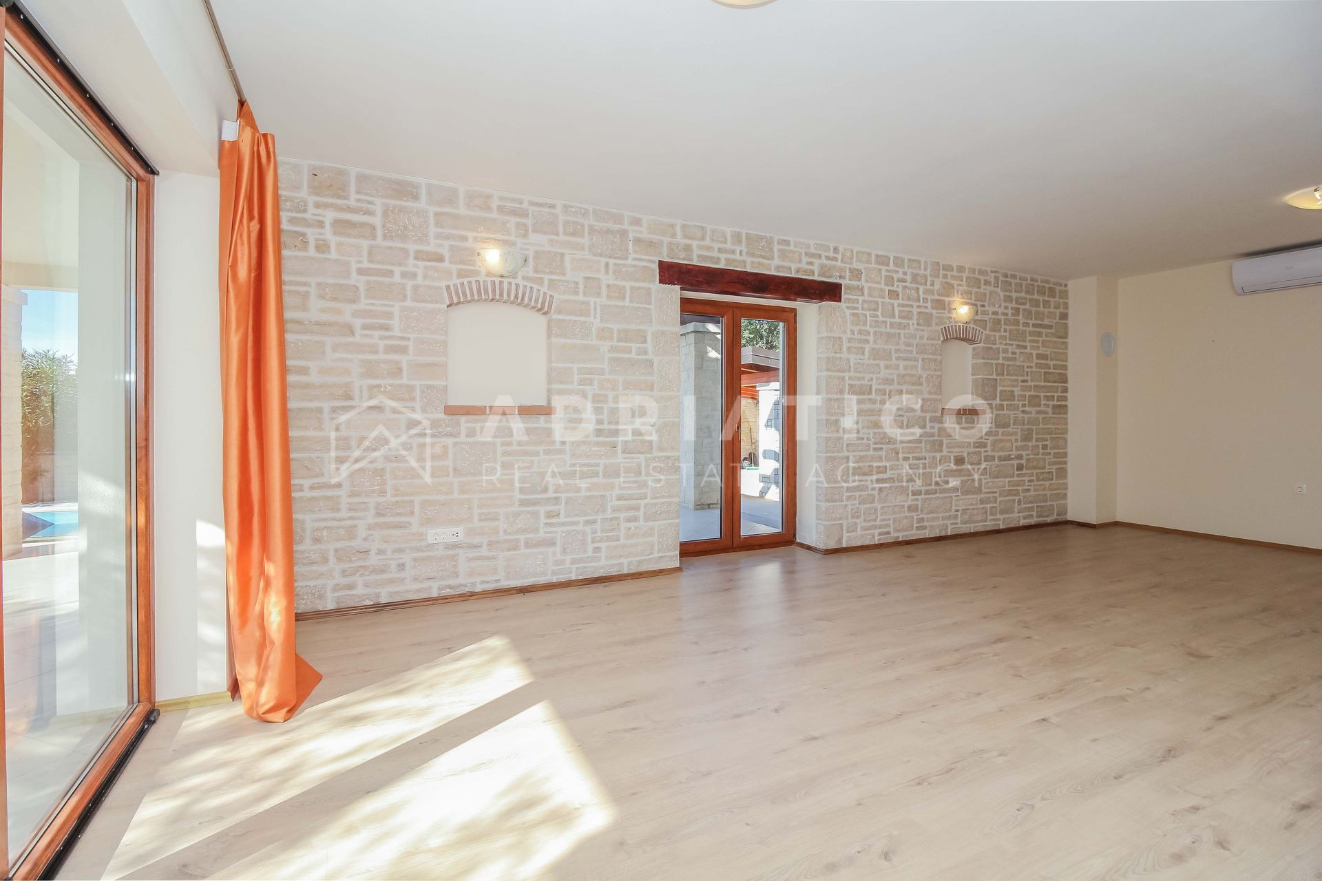 Casa u Parenzo (Poreč)u, 180m², 4 sobe, slika 2