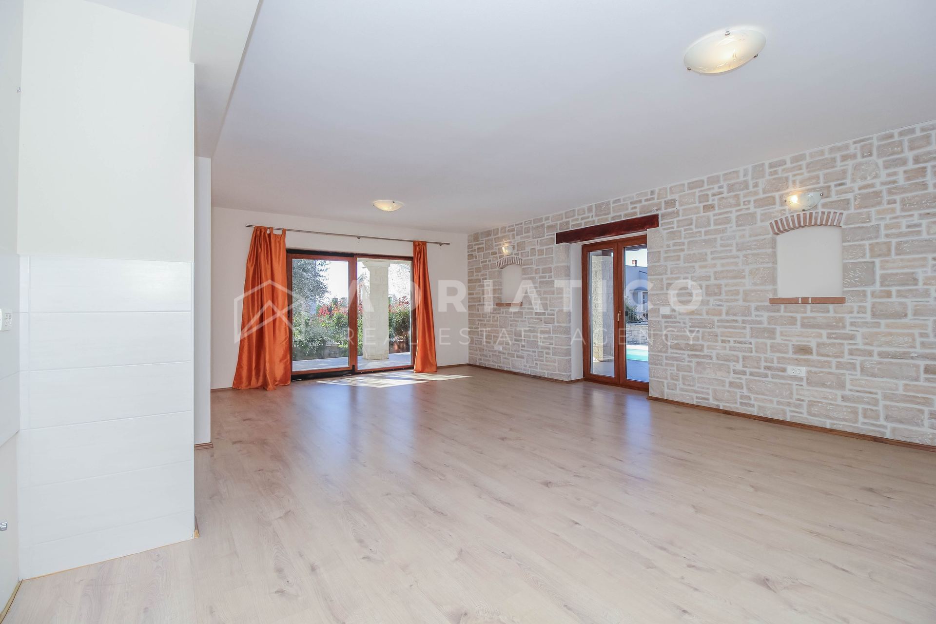 Casa u Parenzo (Poreč)u, 180m², 4 sobe, slika 3