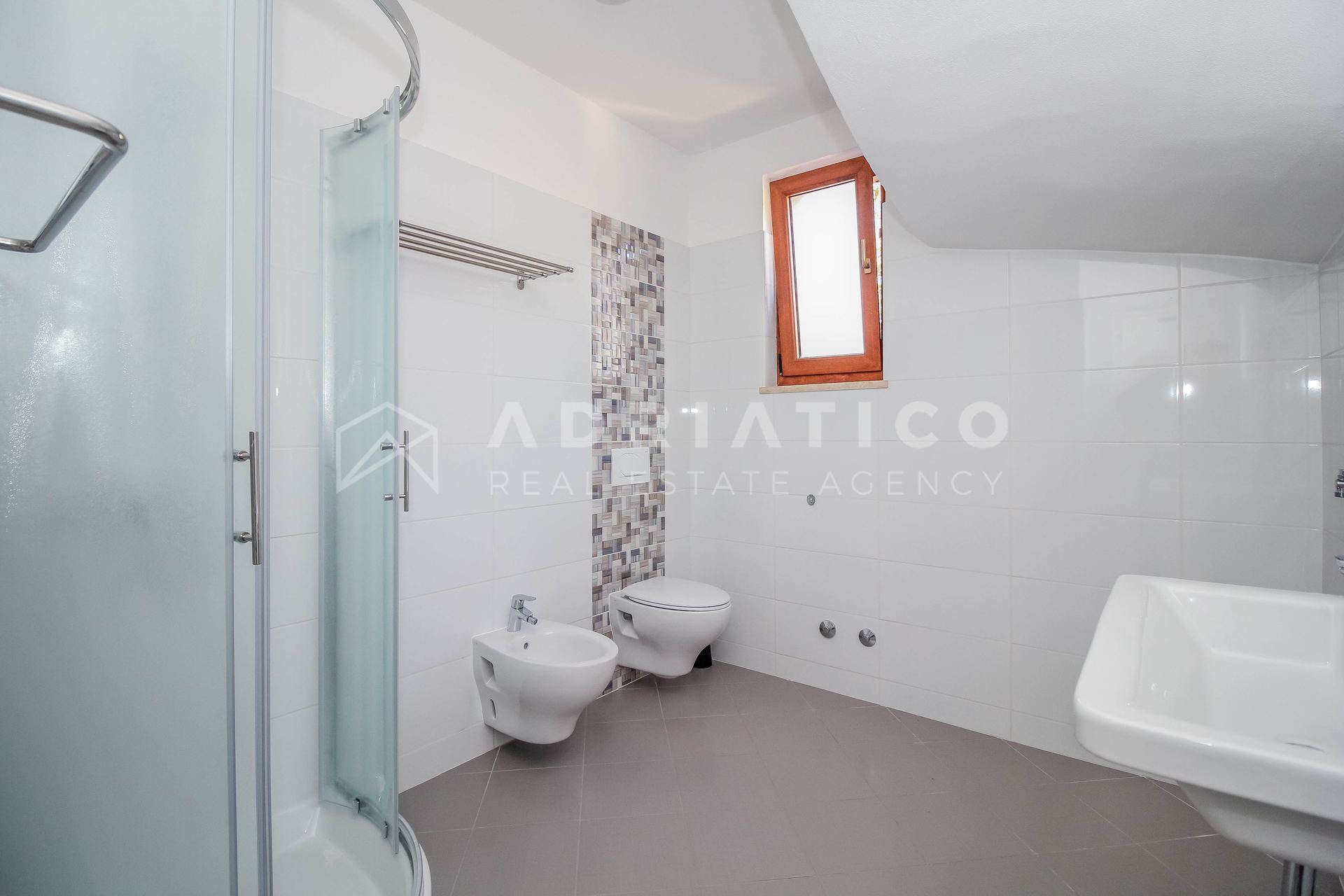 Casa u Parenzo (Poreč)u, 180m², 4 sobe, slika 5