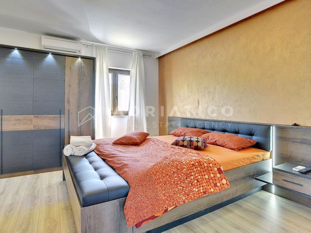 House u Rovinju, 400m², 4 sobe, slika 5