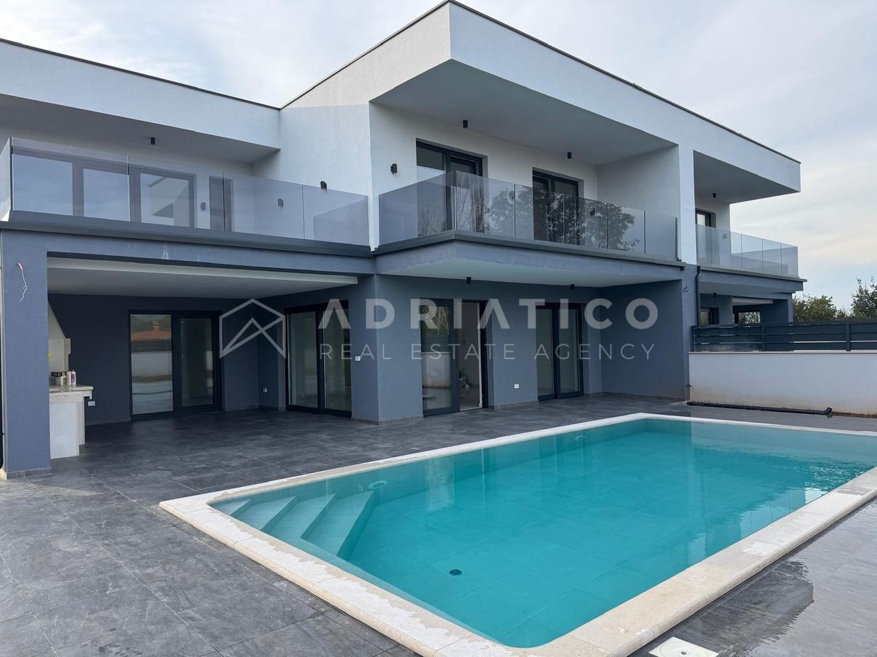 House u Rovinju, 226m², 4 sobe