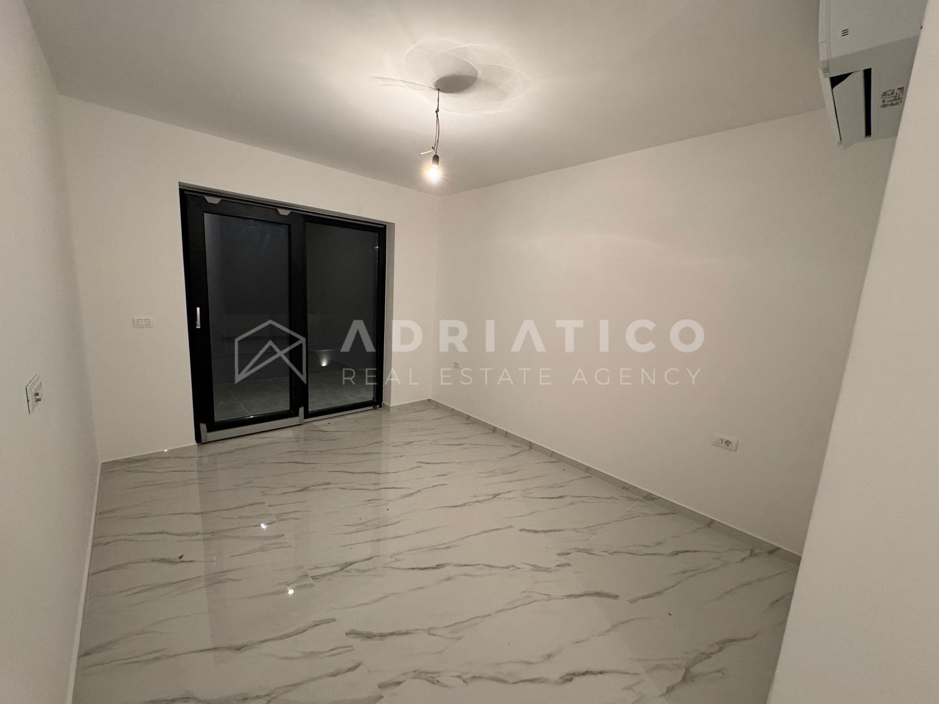 House u Rovinju, 226m², 4 sobe, slika 5