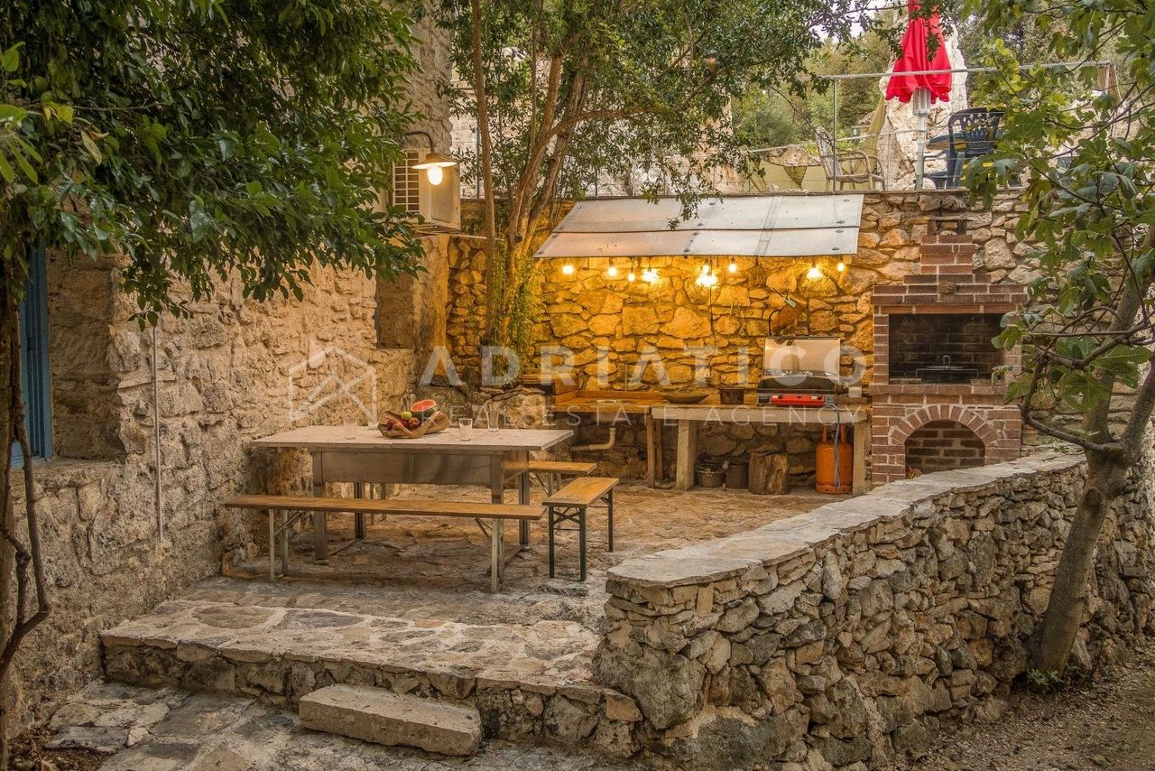 Kuća u Puli, 200m², 6 soba, slika 5