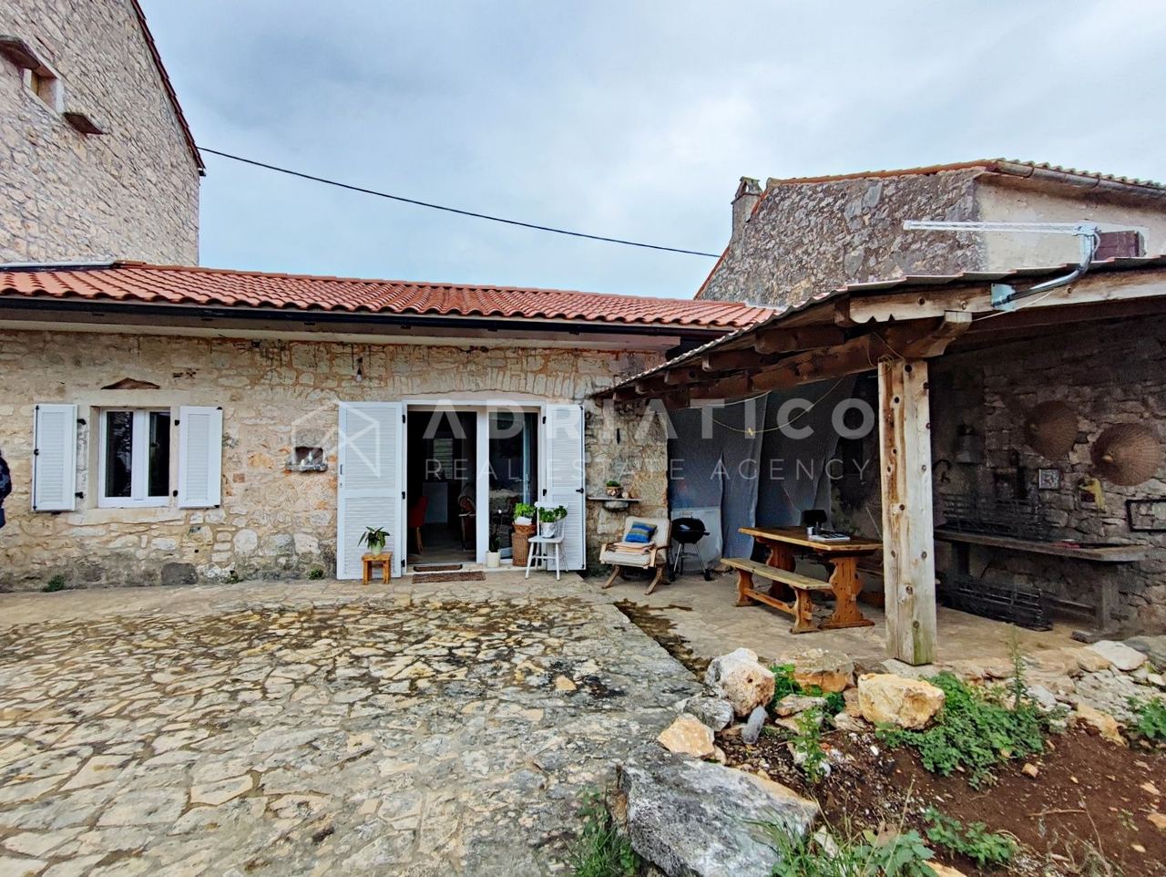 Kuća u Višnjanu, 200m², 2 sobe, slika 2