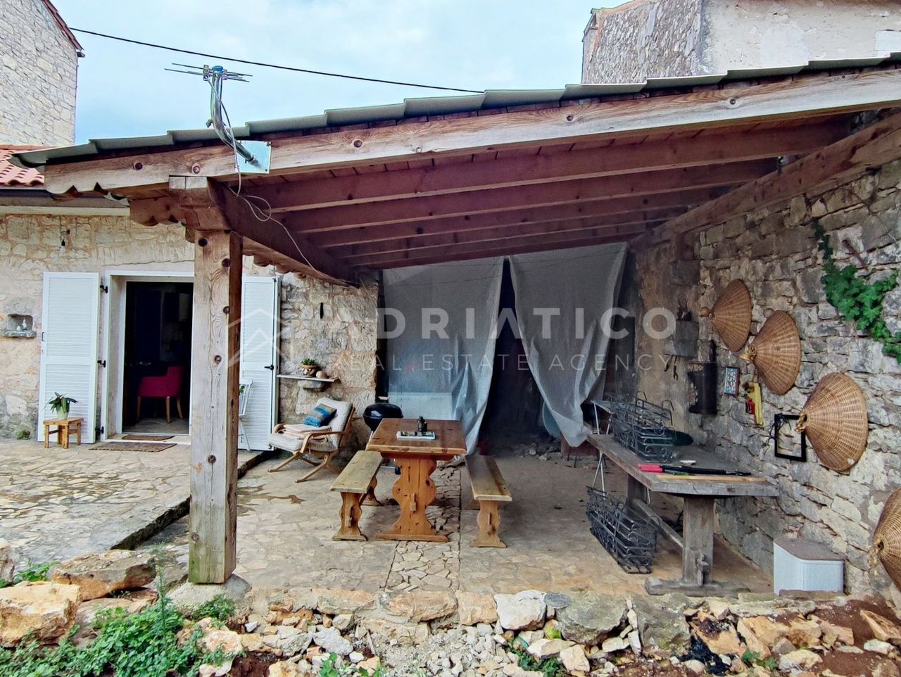 Kuća u Višnjanu, 200m², 2 sobe, slika 3
