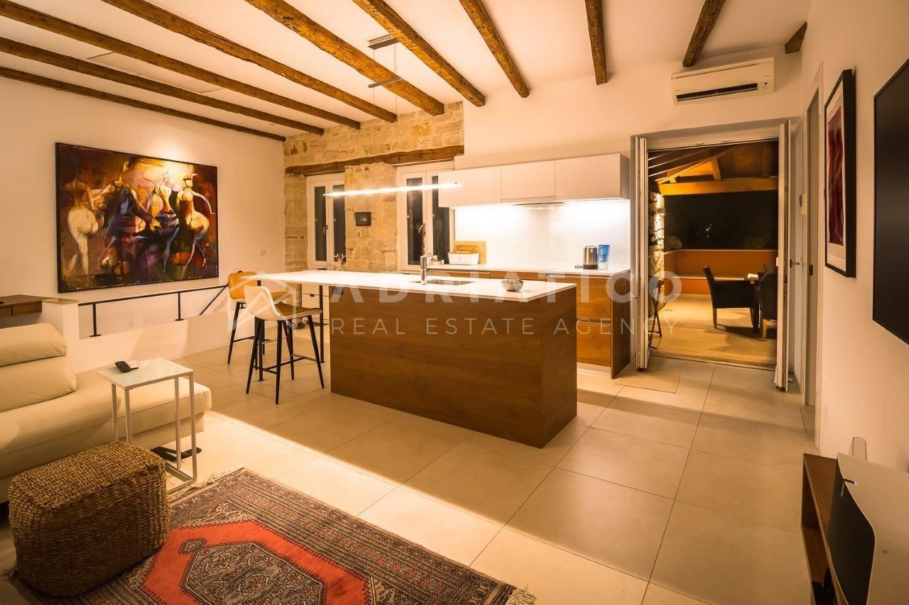 Casa u Rovignu, 208m², 3 sobe, slika 2