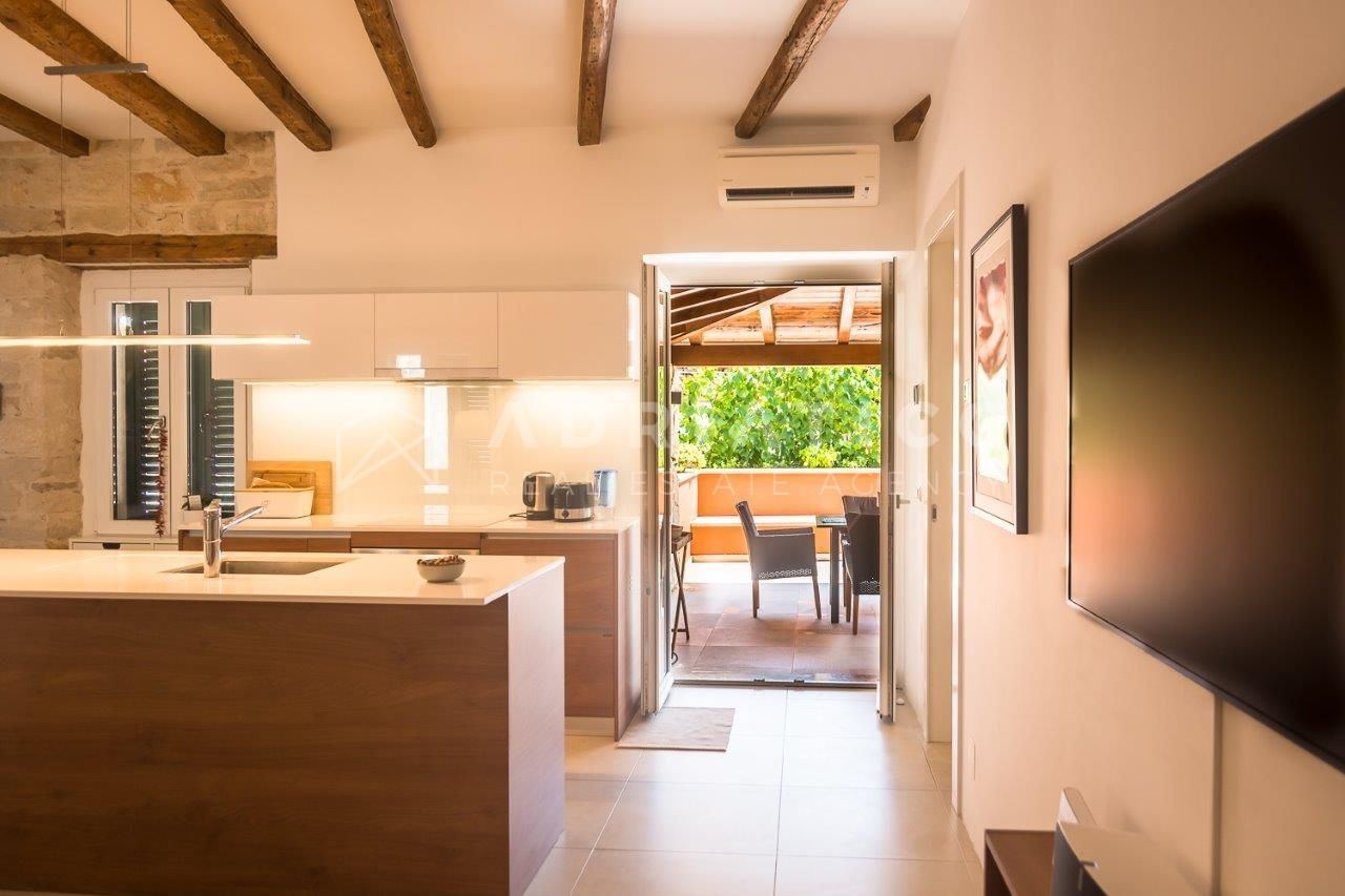 Casa u Rovignu, 208m², 3 sobe, slika 4