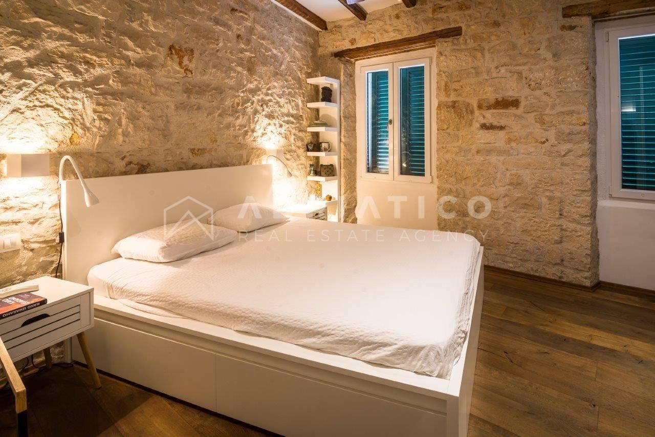 Casa u Rovignu, 208m², 3 sobe, slika 5