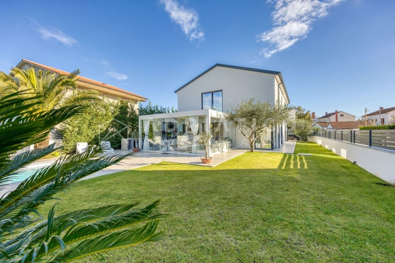 Kuća u Rovinju, 248m², 5 soba, slika 2