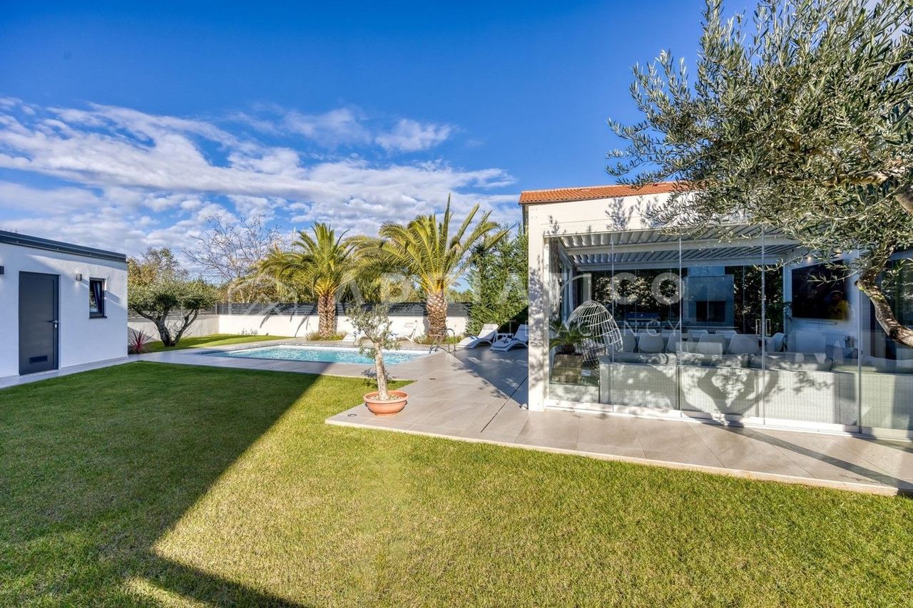 Kuća u Rovinju, 248m², 5 soba, slika 3