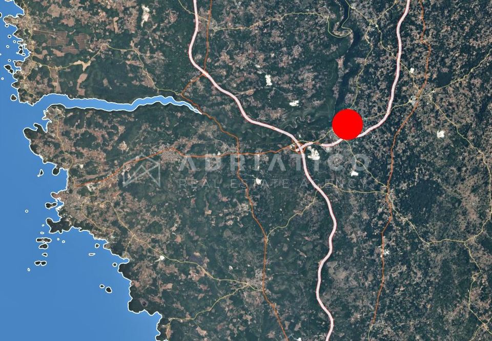 Zemljište u Žminju, 2122m²