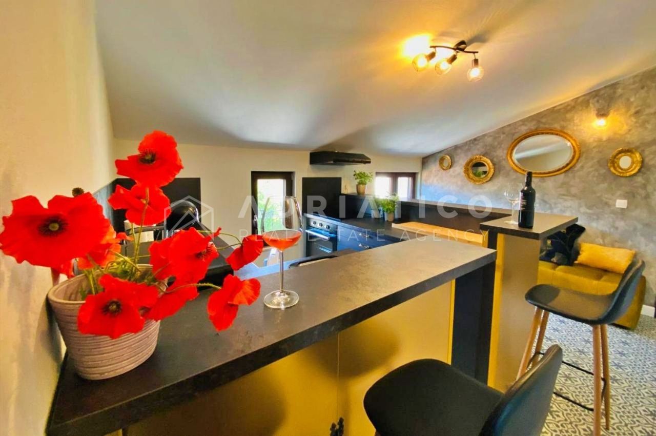 Wohnung u Rovinju, 76m², 3 sobe