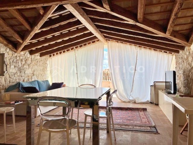 Kuća u Rovinju, 180m², 2 sobe
