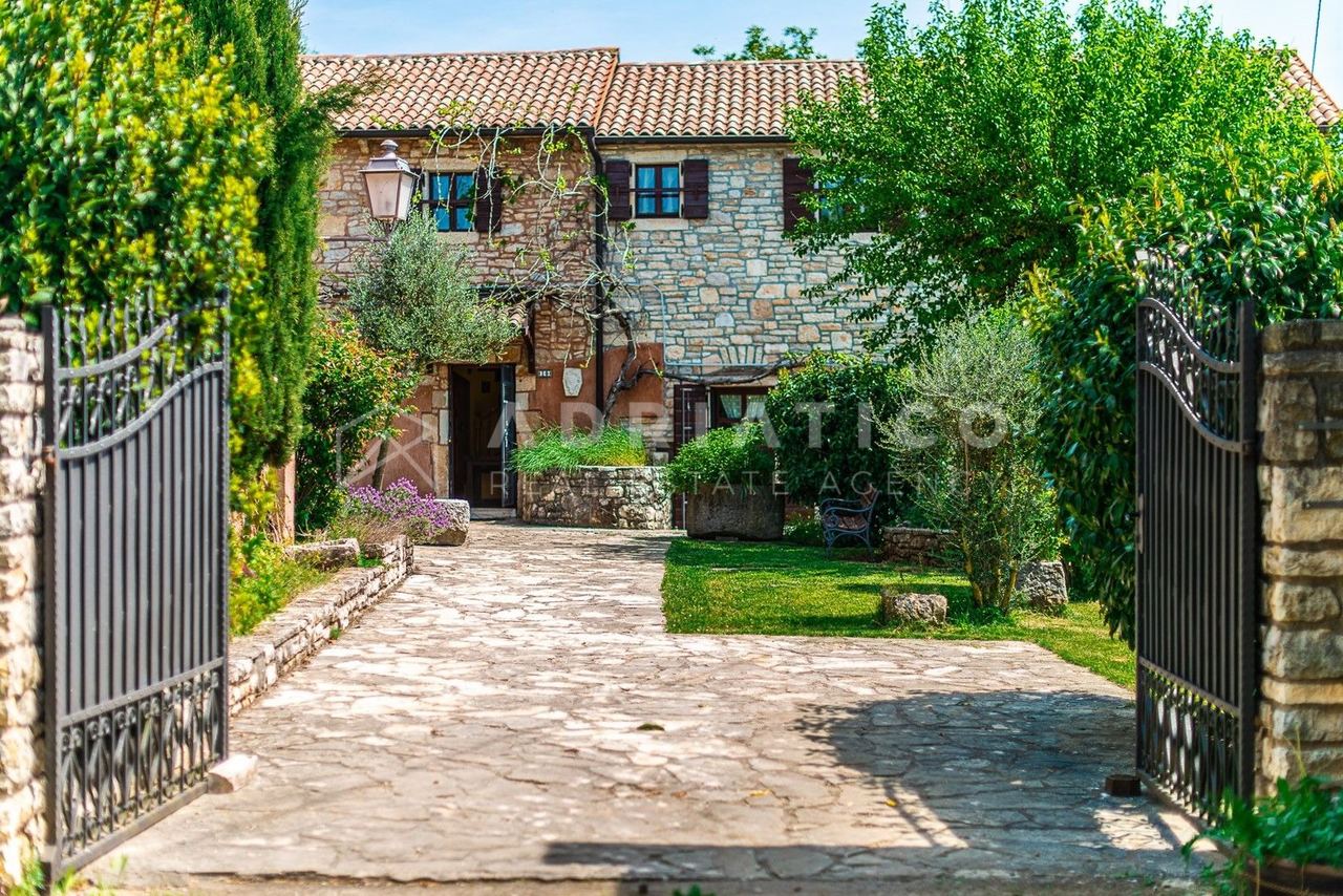 Casa u Žminju, 305m², 6 soba, slika 4