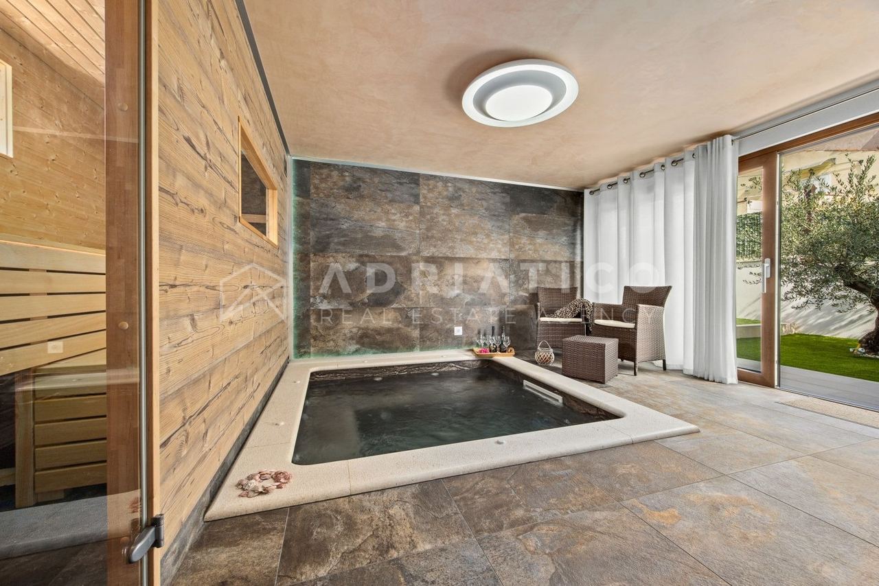 Kuća u Rovinju, 140m², 2 sobe