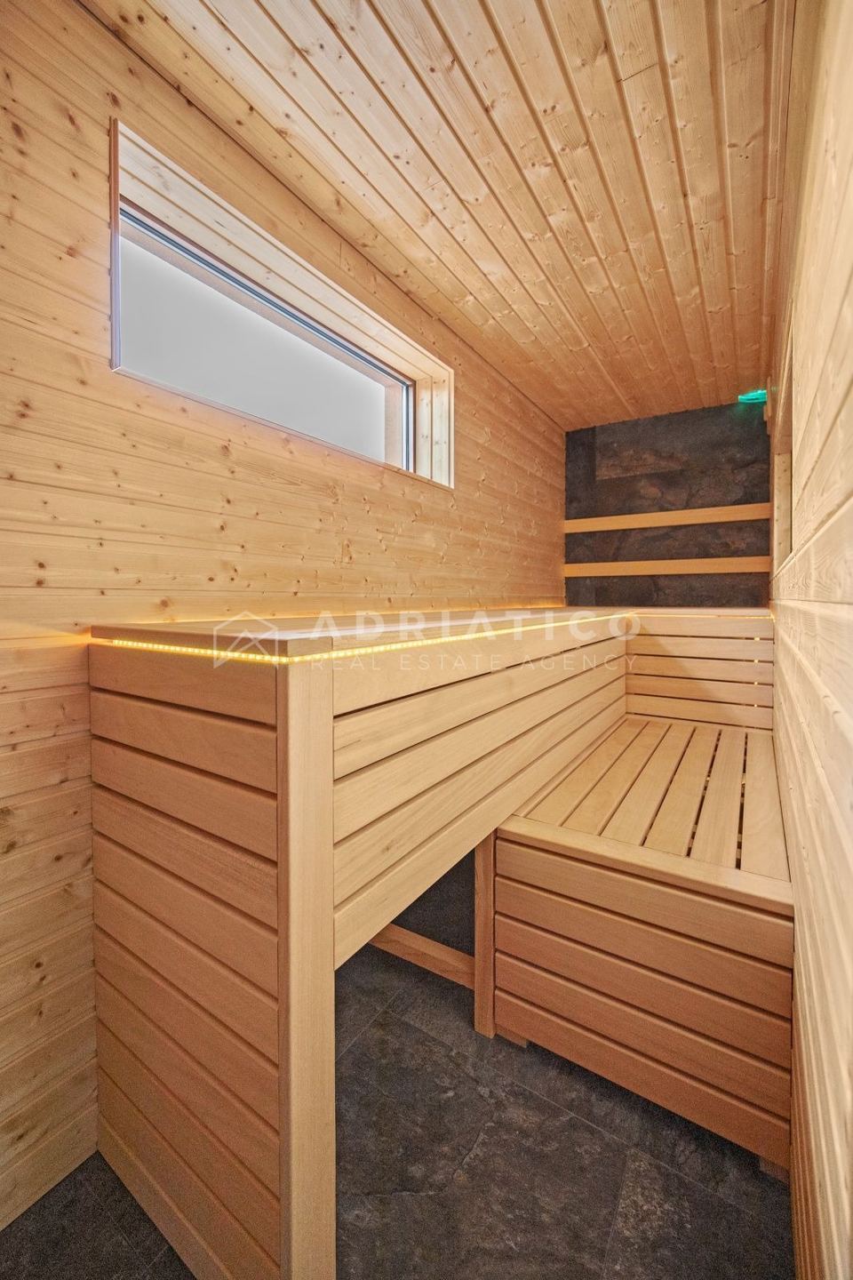 Kuća u Rovinju, 140m², 2 sobe, slika 4