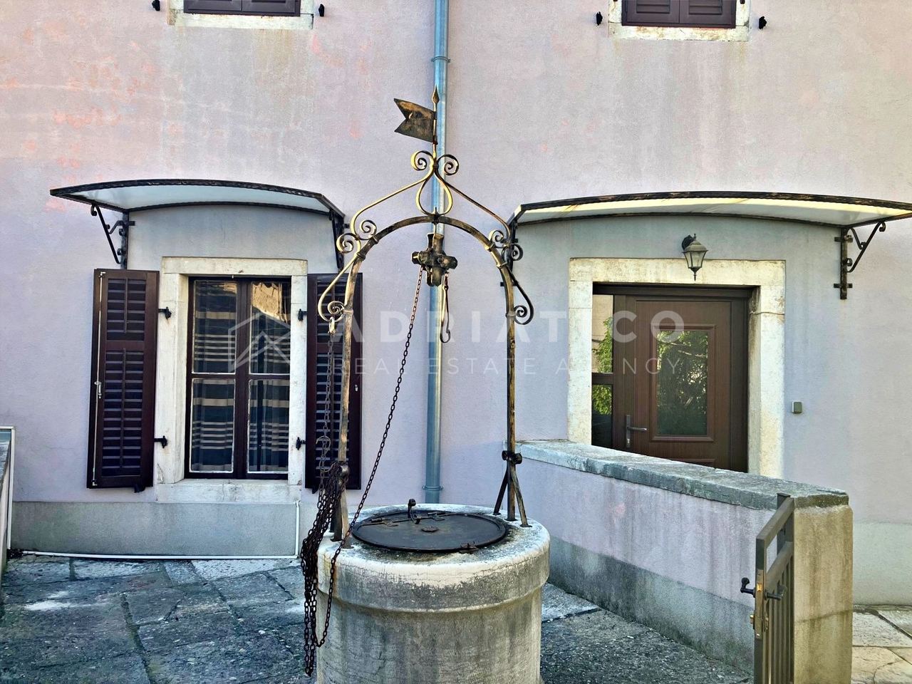 House u Vrsaru, 350m², 4 sobe, slika 2