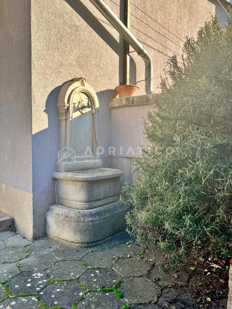 House u Vrsaru, 350m², 4 sobe, slika 4
