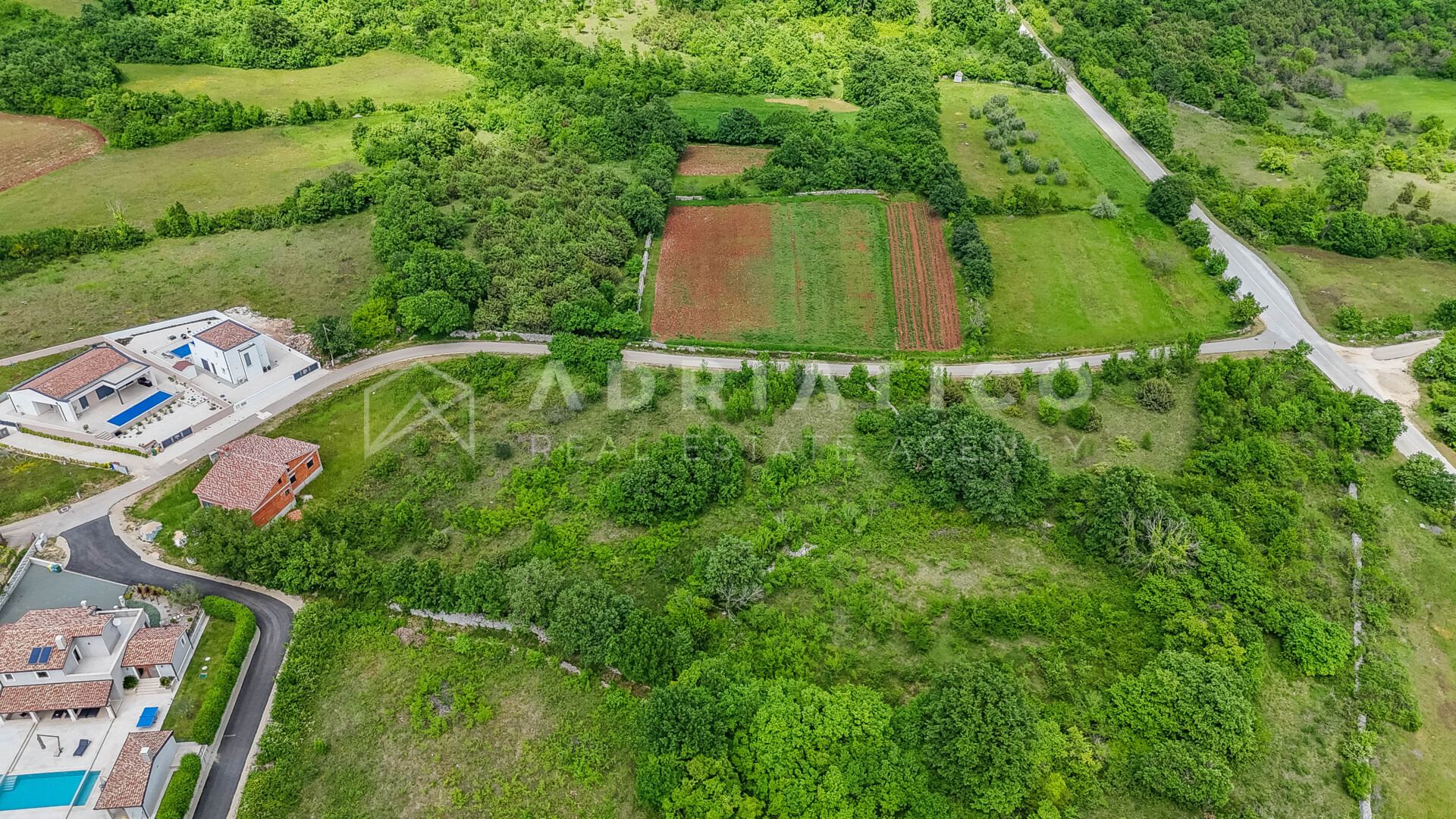 Terreno u Vodnjanu, 666m²
