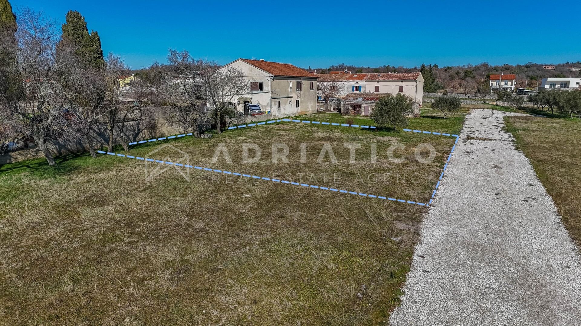 Land u Vodnjanu, 911m², slika 2