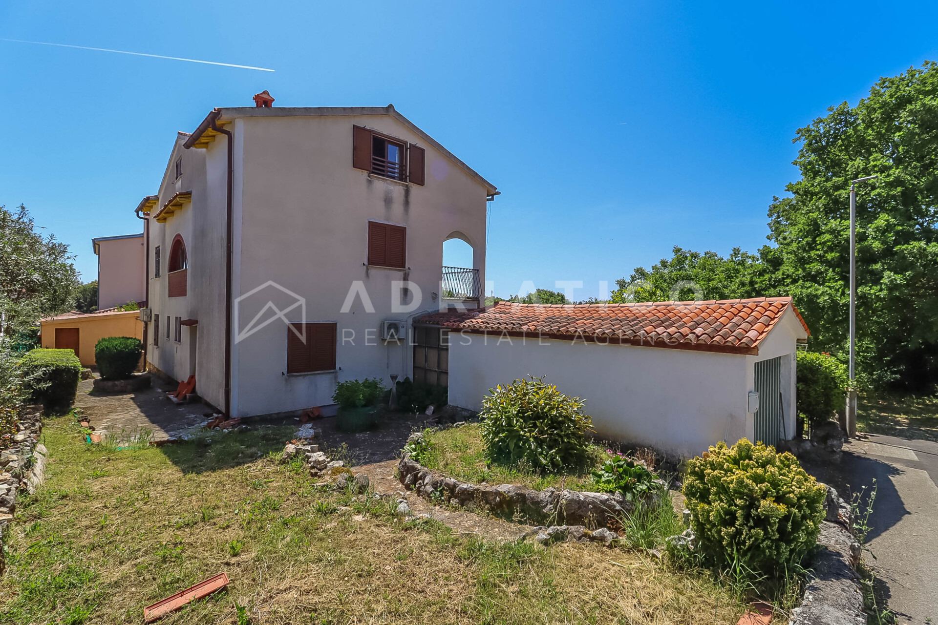 House u Rovinju, 325.44m², 5 soba, slika 4