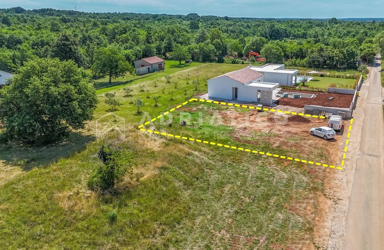 Land u Svetvinčenatu, 845m², slika 2