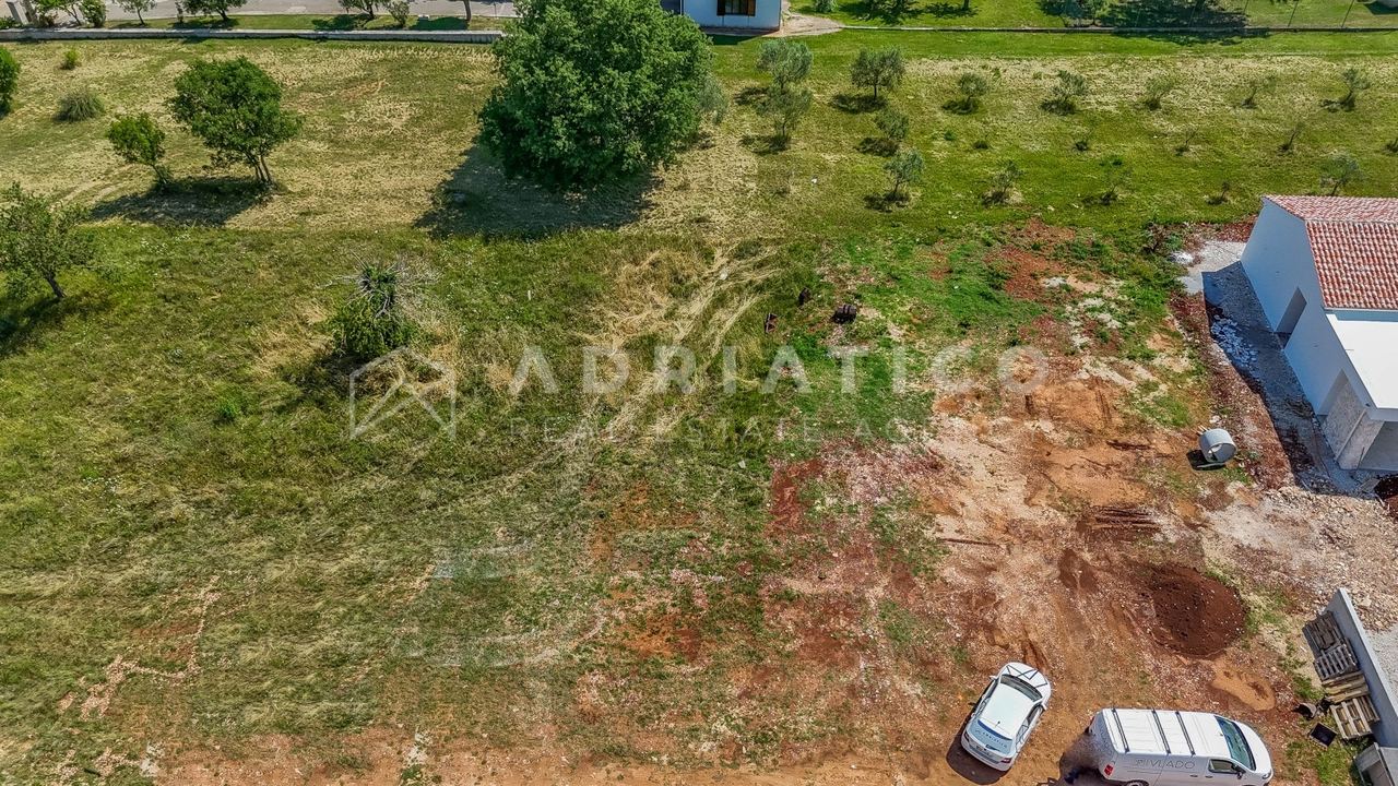 Land u Svetvinčenatu, 845m², slika 3