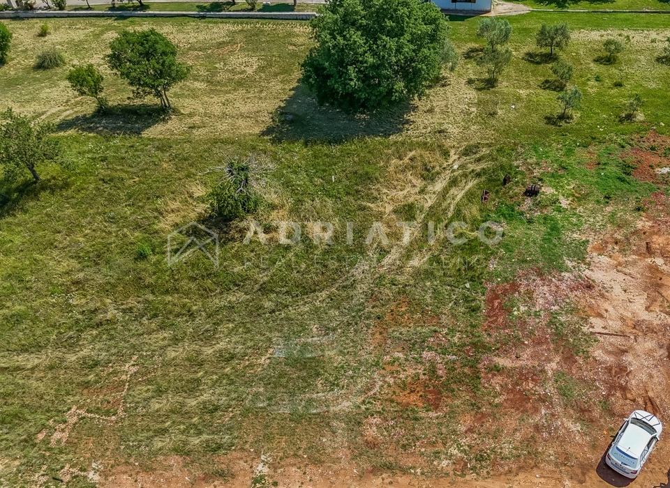 Zemljište u Svetvinčenatu, 707m², slika 5