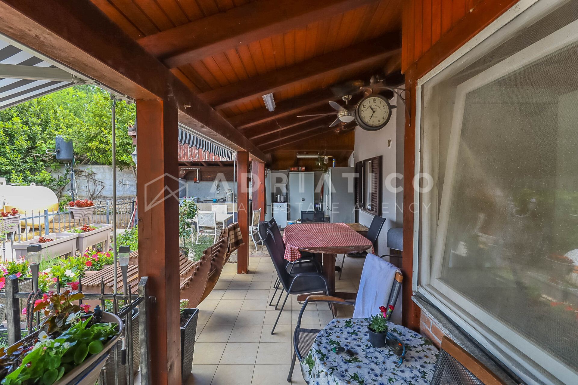 Haus u Rovinju, 250m², 2 sobe, slika 5