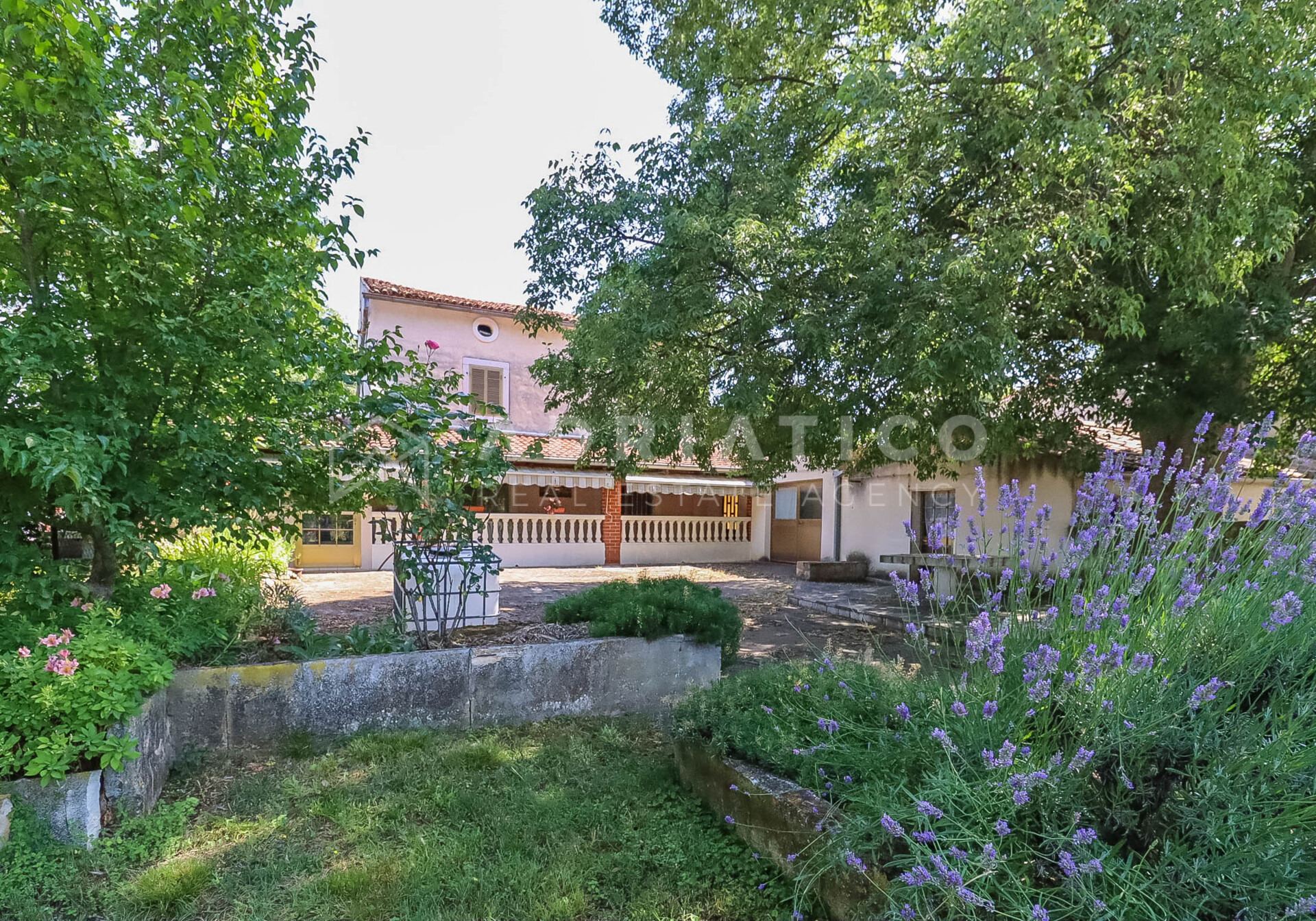 Kuća u Sveti Lovreču, 213m², slika 2