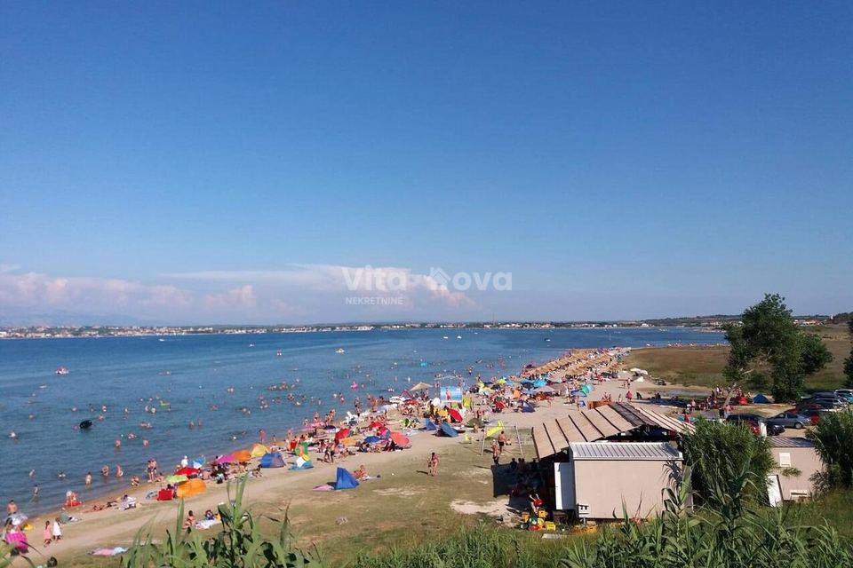 Land u Ninu, 664m²