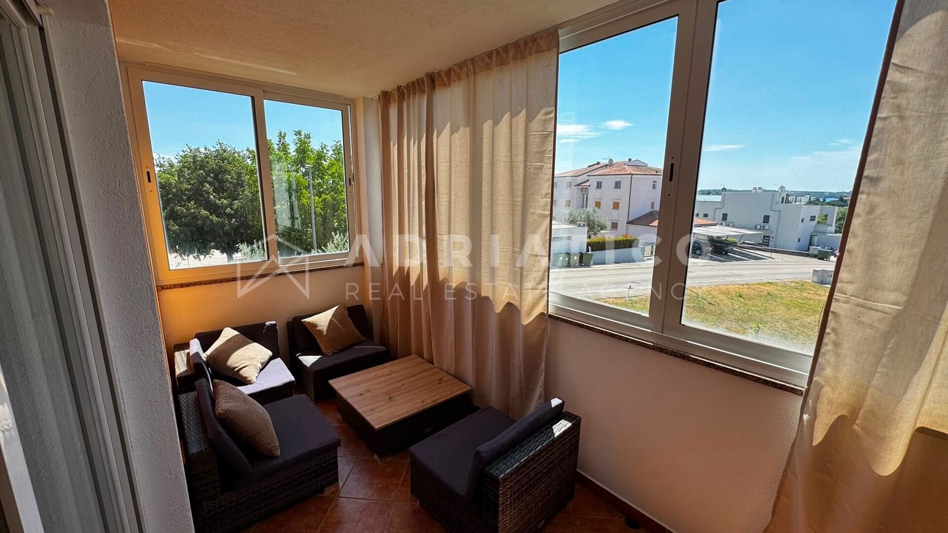 Apartment u Novigradu, 72.5m², 2 sobe