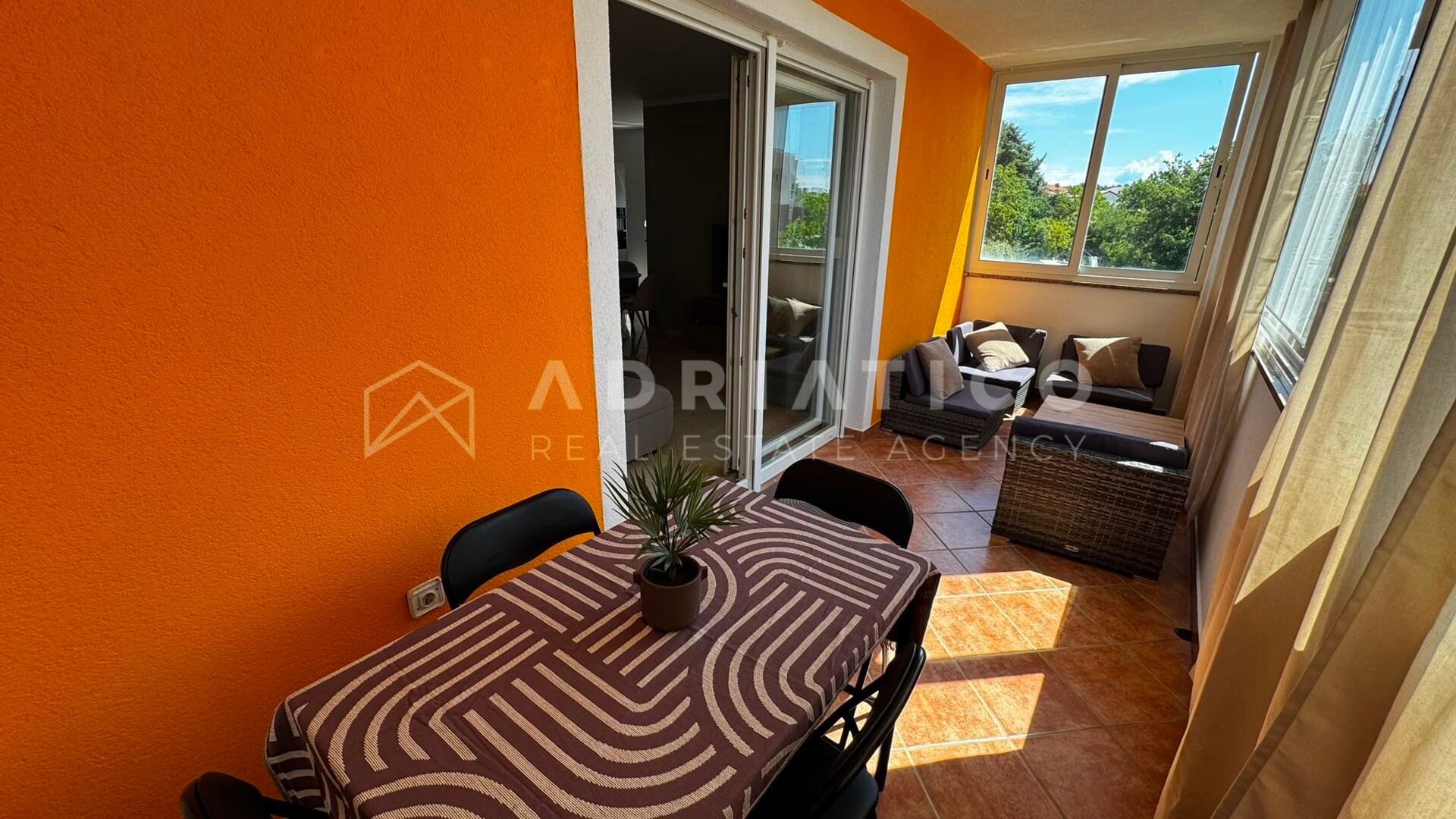 Stan u Novigradu, 72.5m², 2 sobe, slika 2