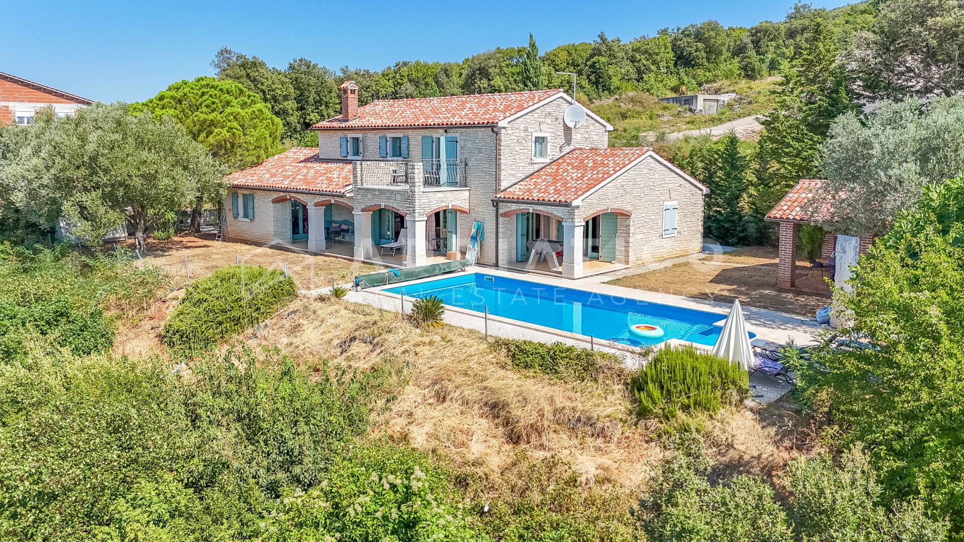 Haus u Raši, 210m², 4 sobe