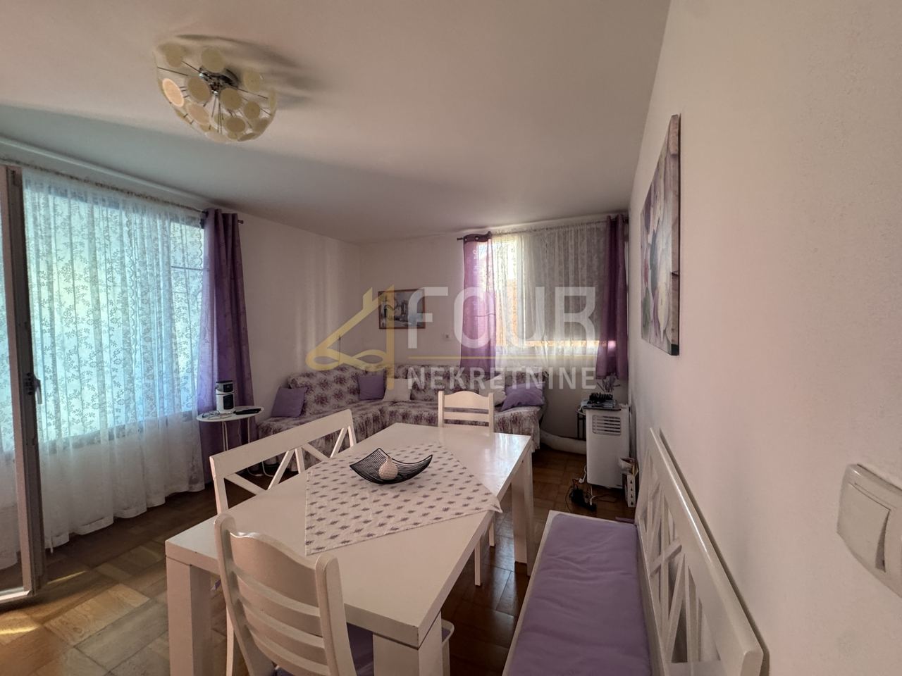 Casa u Fažani, 280m², 7 soba