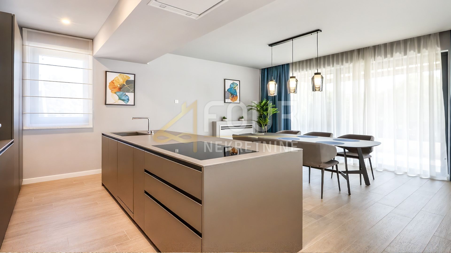 Wohnung u Rovinju, 131m², 2 sobe