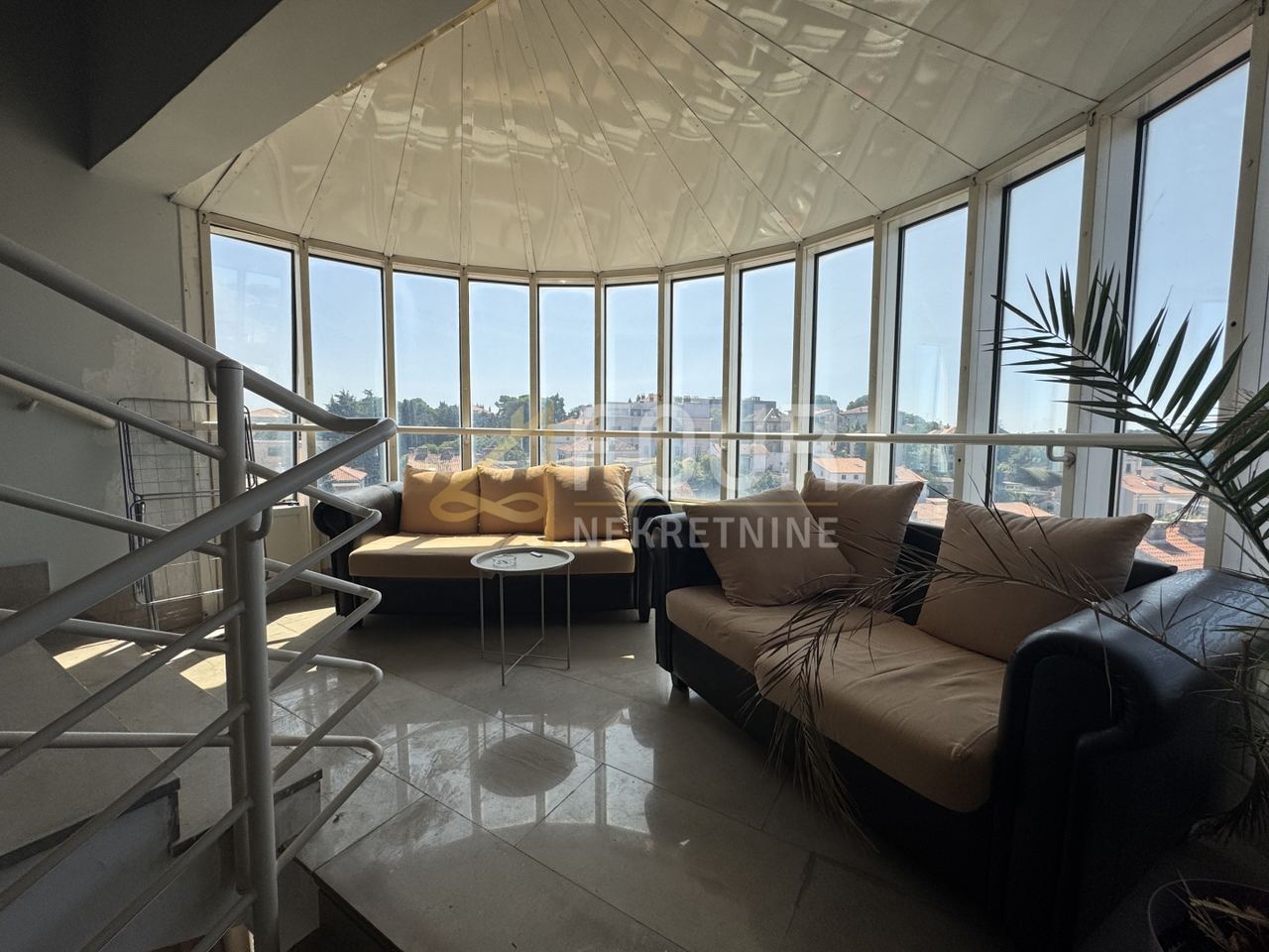 Appartamento u Pola (Pula)u, 266.5m²