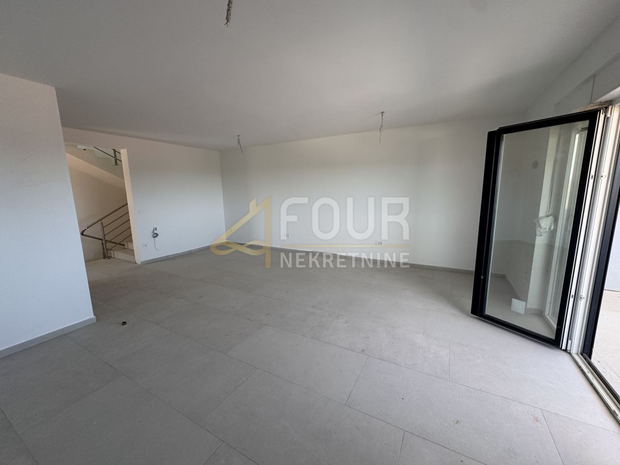 House u Vodnjanu, 270m², 6 soba, slika 4