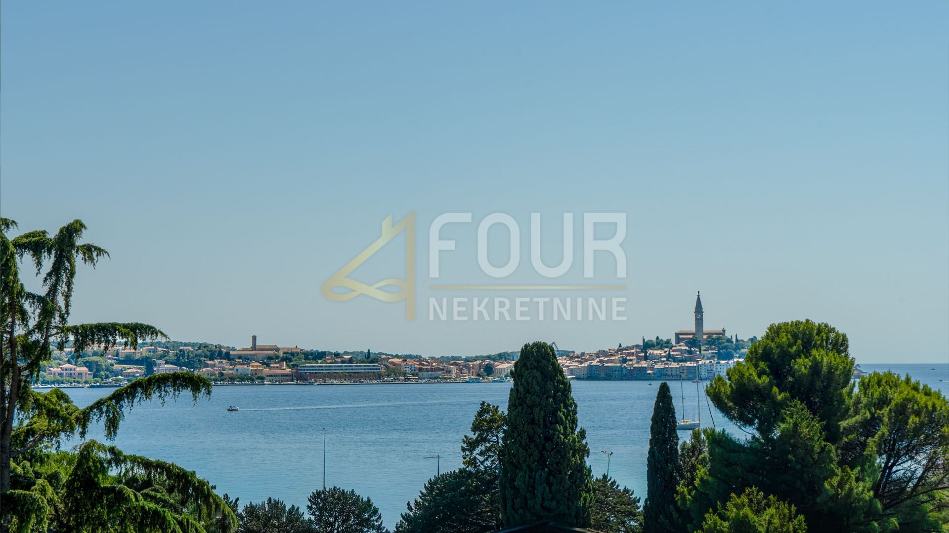 Stan u Rovinju, 256.25m², 4 sobe