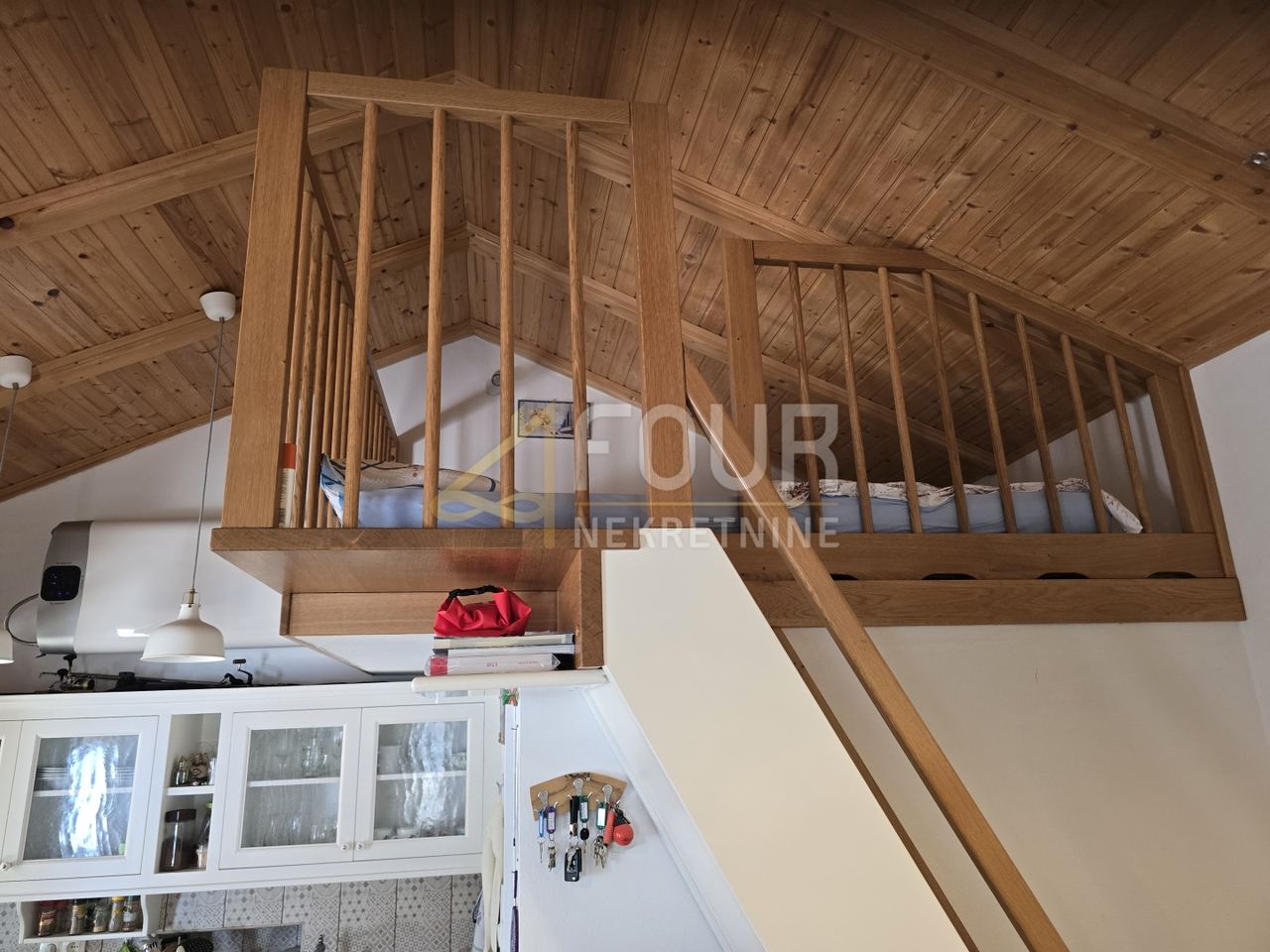 Kuća u Cresu, 18m², 1 soba, slika 5
