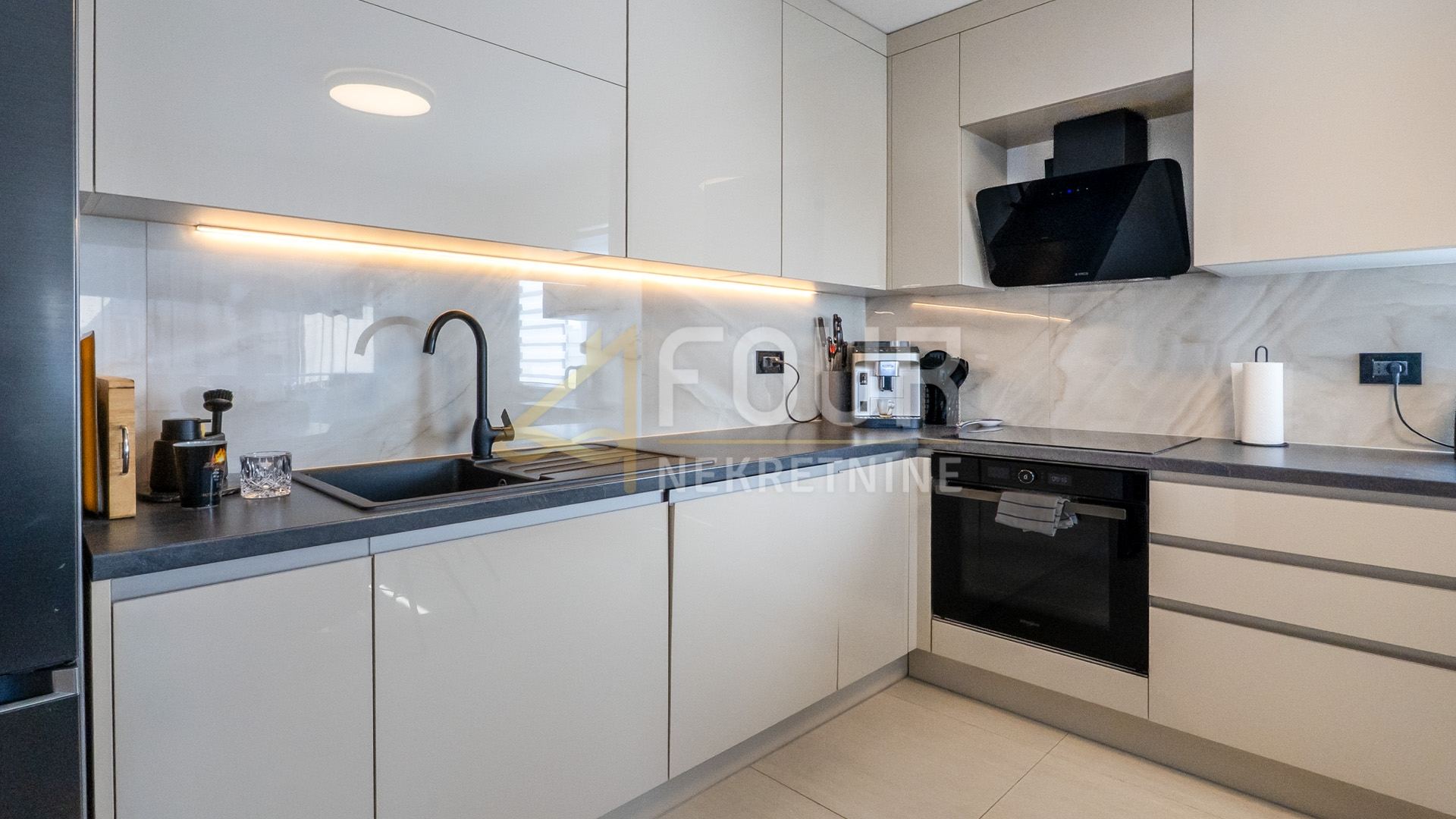 Apartment u Viškovu, 144.1m², 5 soba, slika 3