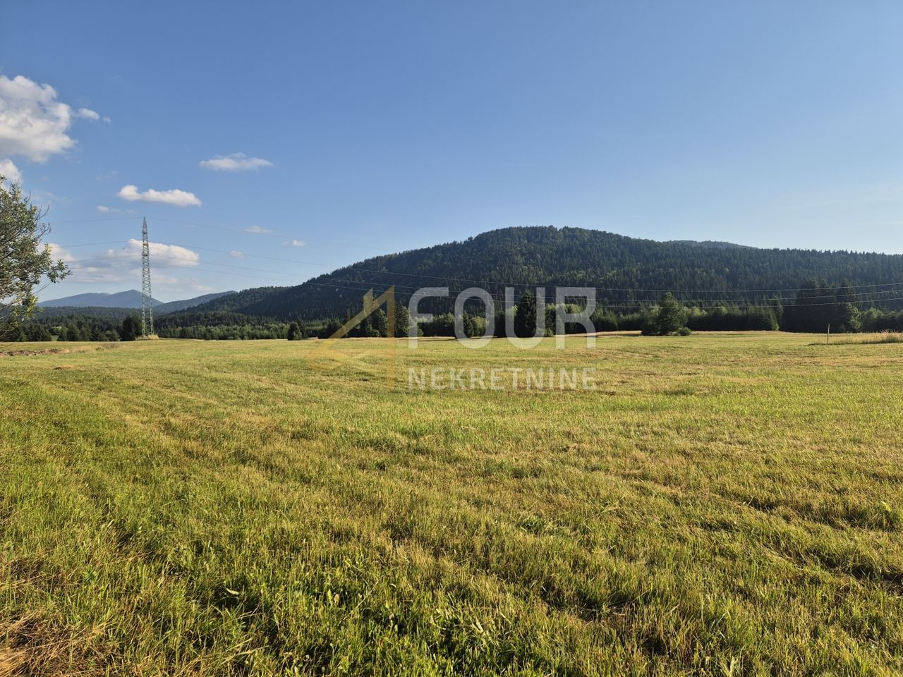 Land u Ravna Gori, 573m²