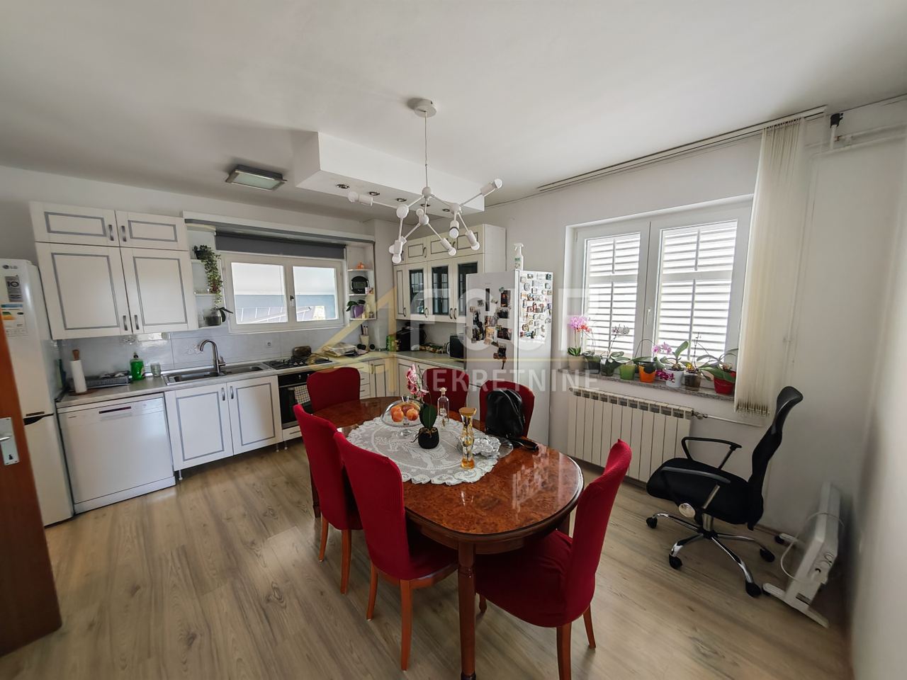 Stan u Puli, 134m², 3 sobe, slika 4