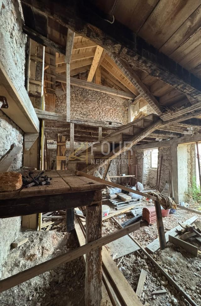 Casa u Kostreni, 116m², 2 sobe, slika 2