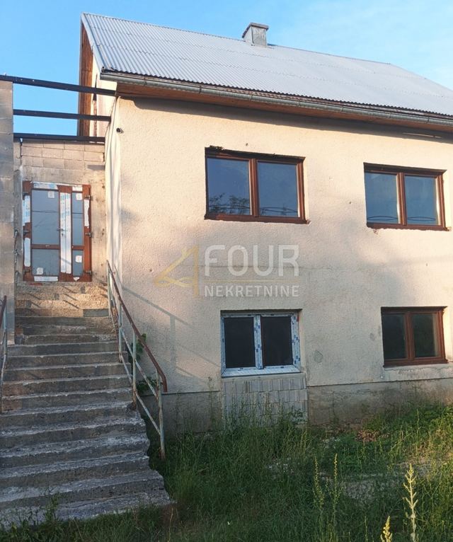 Haus u Gospiću, 307m², 4 sobe