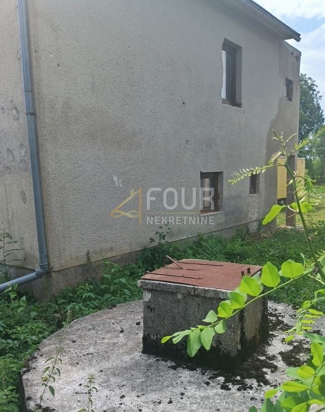 Haus u Gospiću, 307m², 4 sobe, slika 2